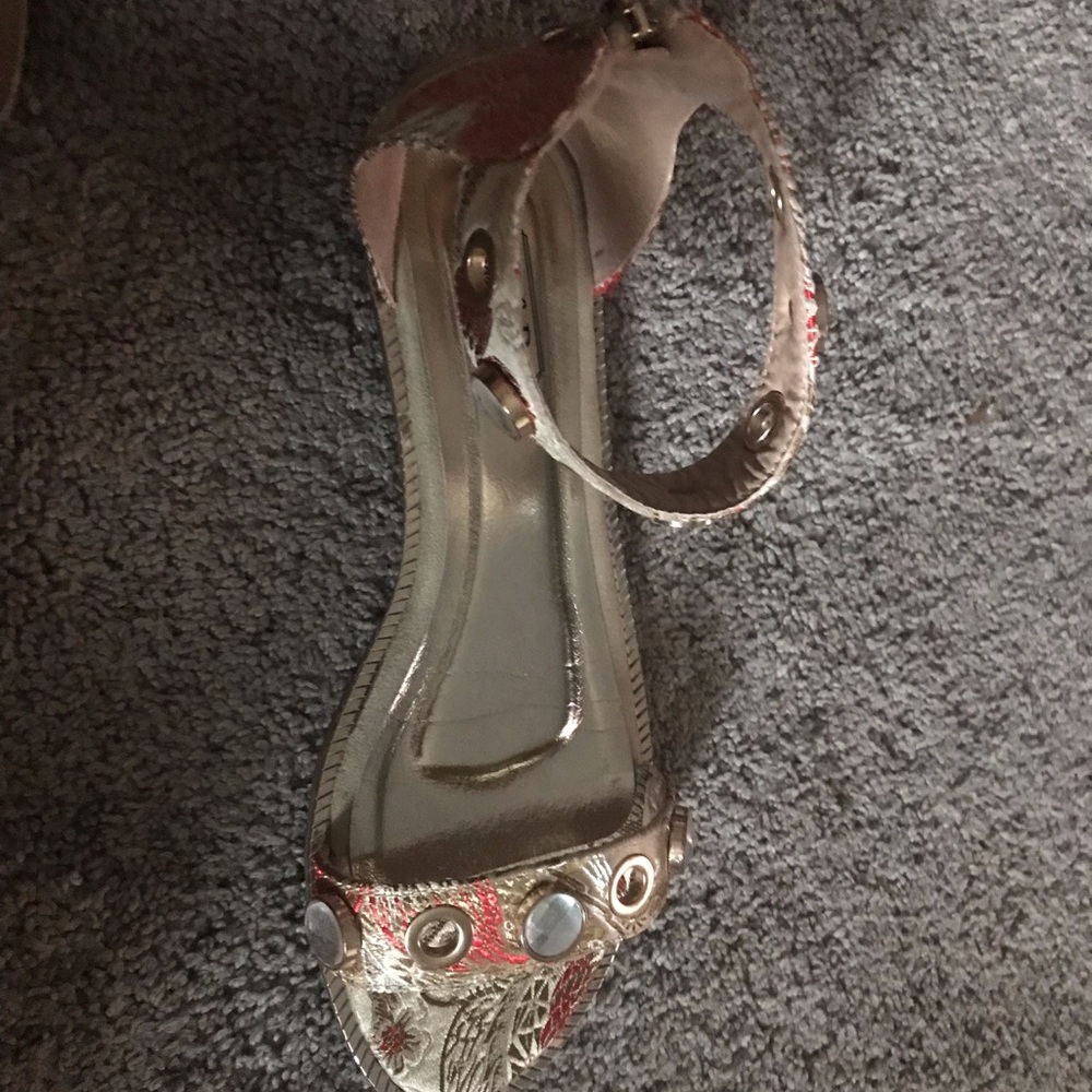 Sandals - Picture 4 of 4